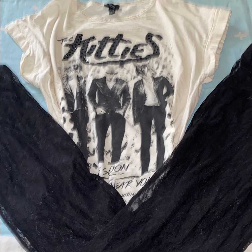 Ming Jeans Graphic Rhinestone Top - Picture 2 of 7